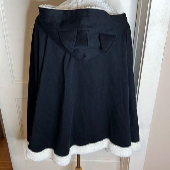 Black Hooded Cat Ear Fuzzy Trim Poncho Sample Piece Size S/M - Picture 5 of 6